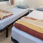 Best Holiday Hotel *