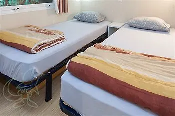 Best Holiday Hotel *